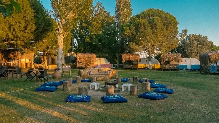 Mona Glamping Caravan Suites / Seferihisar / İZMİR